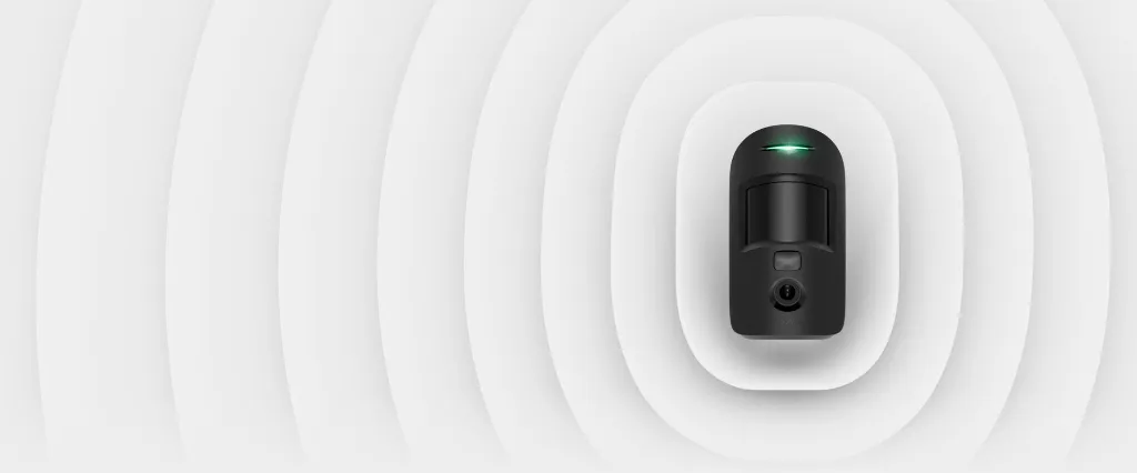 Key visual - Ajax MotionCam U Jeweller - black.webp