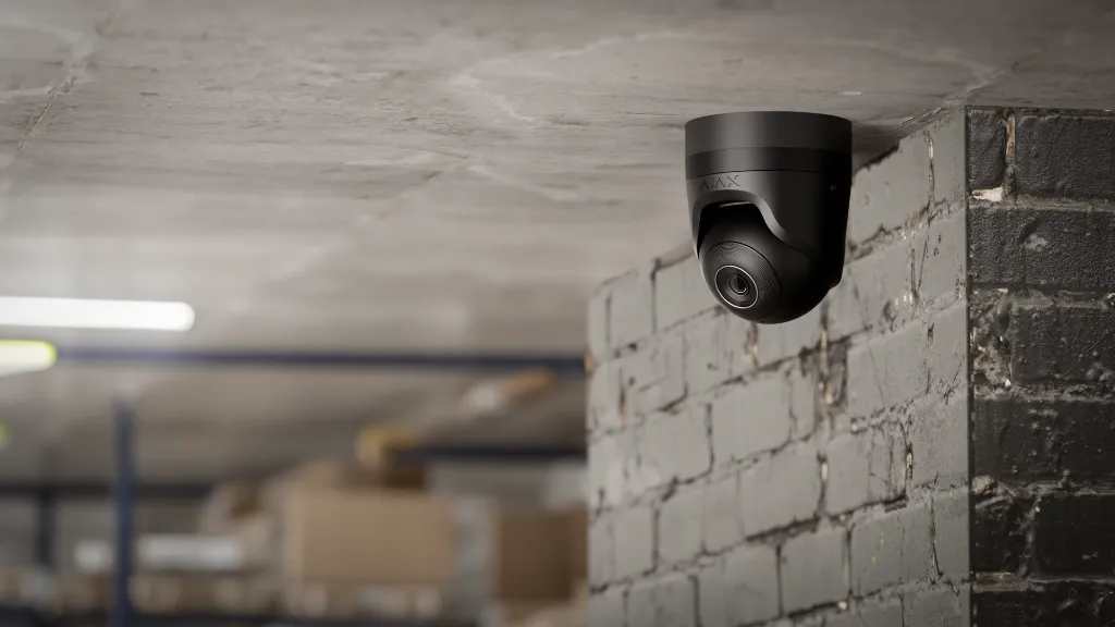 Lifestyle - Ajax TurretCam - Black - warehouse.webp