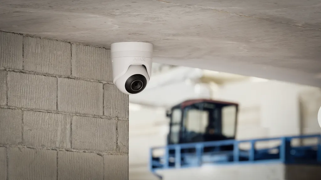 Lifestyle - Ajax TurretCam - White - industrial.webp