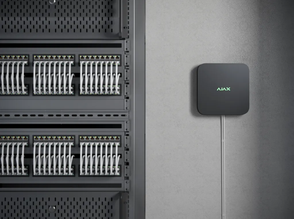 Lifestyle - Ajax NVR - Black - server.webp